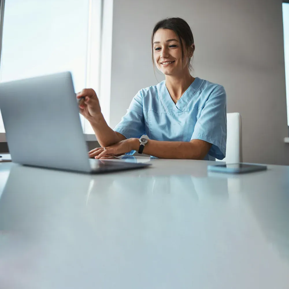 Doctena Pro Online Agenda shown on desktop and mobile