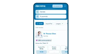 Portail patient Doctena sur un téléphone montrant le profil d'un praticien avec ses créneaux disponibles