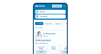 Portail patient Doctena sur un téléphone montrant le profil d'un praticien avec ses créneaux disponibles